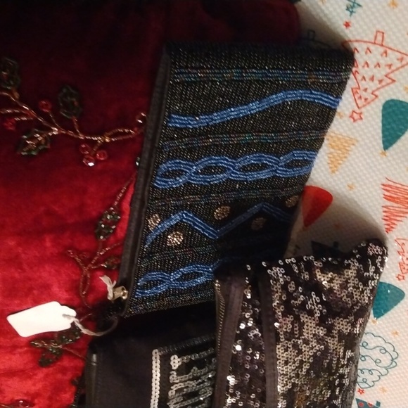 Victoria Secret two silver sequin cosmetic bags+ New beaded wristlet bag - Picture 5 of 17